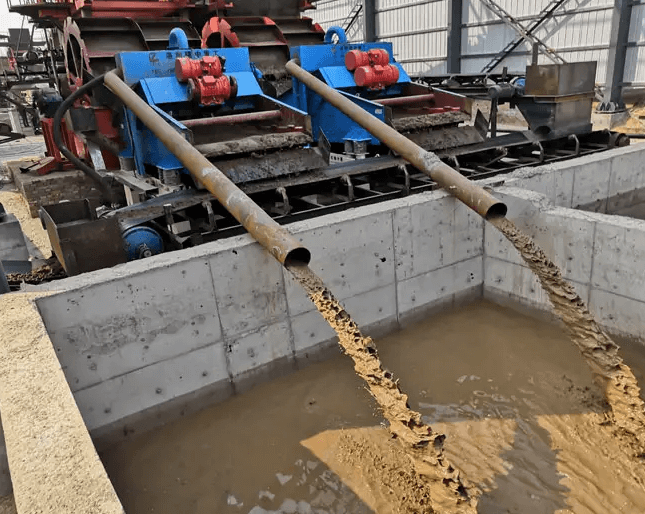 (圖:盾構(gòu)泥水分離清洗現(xiàn)場)