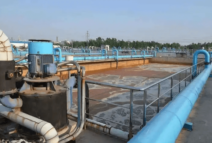 (圖:工業(yè)廢水污水廠(chǎng)泡沫)