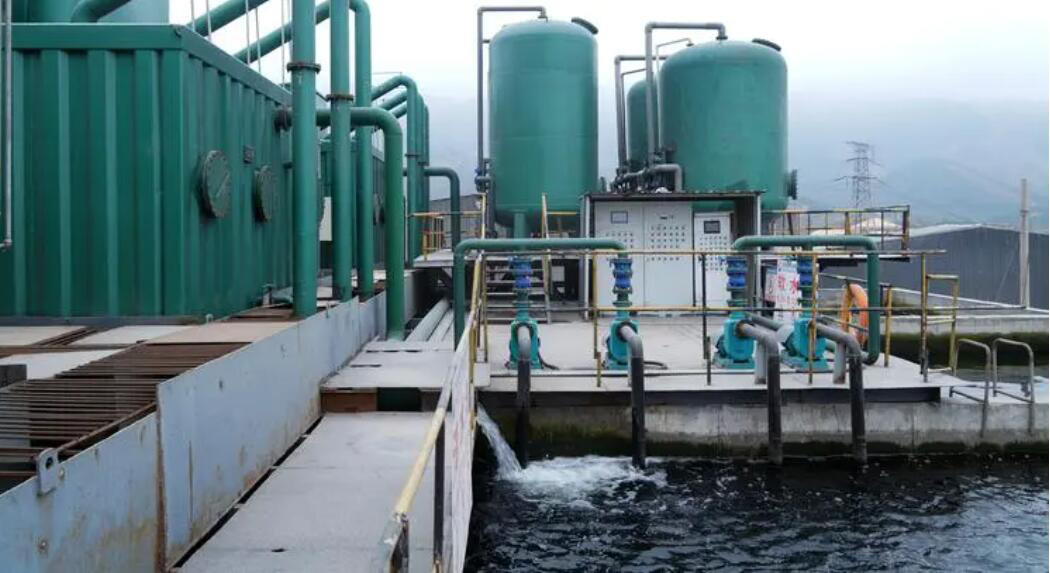 (圖:工業(yè)生產污水處理廠)